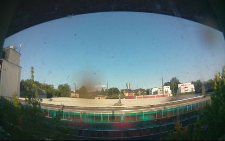 Wetter Kamera - Bild etwa 2MB.Entfernung zum hohen Haus (Exzenterhaus) 740m.Häuser hinter den Bahngleisen 150m.Das Wetter Bild wird alle 3 Minuten aktualisiert.