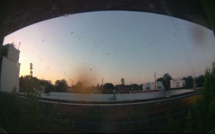 Wetter Kamera - Bild etwa 2MB.Entfernung zum hohen Haus (Exzenterhaus) 740m.Häuser hinter den Bahngleisen 150m.Das Wetter Bild wird alle 3 Minuten aktualisiert.