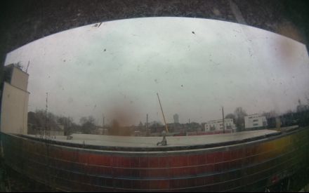 Wetter Kamera - Bild etwa 2MB.Entfernung zum hohen Haus (Exzenterhaus) 740m.Häuser hinter den Bahngleisen 150m.Das Wetter Bild wird alle 3 Minuten aktualisiert.