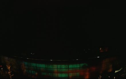 Wetter Kamera - Bild etwa 2MB.Entfernung zum hohen Haus (Exzenterhaus) 740m.Häuser hinter den Bahngleisen 150m.Das Wetter Bild wird alle 3 Minuten aktualisiert.