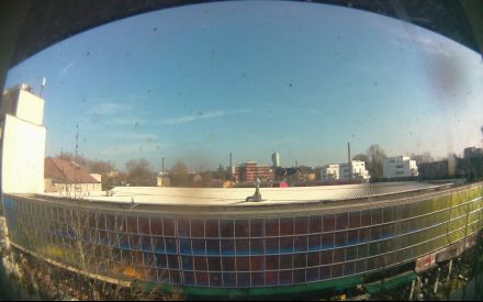 Wetter Kamera - Bild etwa 2MB.Entfernung zum hohen Haus (Exzenterhaus) 740m.Häuser hinter den Bahngleisen 150m.Das Wetter Bild wird alle 3 Minuten aktualisiert.