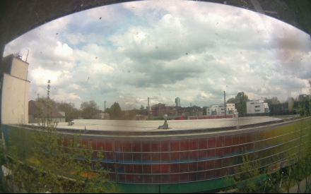 Wetter Kamera - Bild etwa 2MB.Entfernung zum hohen Haus (Exzenterhaus) 740m.Häuser hinter den Bahngleisen 150m.Das Wetter Bild wird alle 3 Minuten aktualisiert.