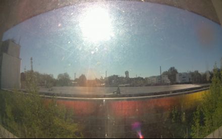Wetter Kamera - Bild etwa 2MB.Entfernung zum hohen Haus (Exzenterhaus) 740m.Häuser hinter den Bahngleisen 150m.Das Wetter Bild wird alle 3 Minuten aktualisiert.